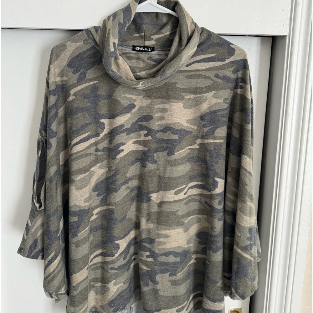 Camp oversized sweater.